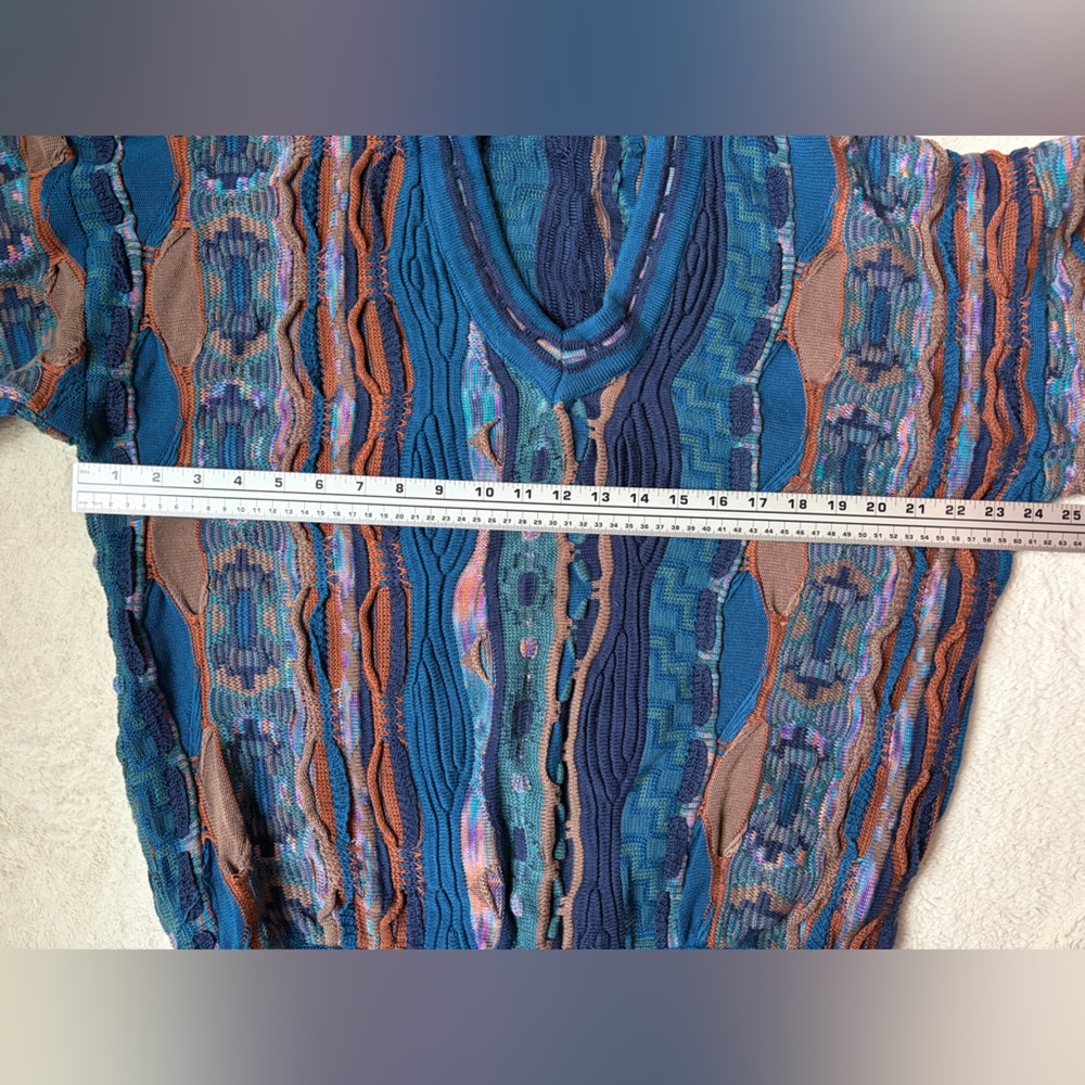 Vintage Tundra Canada V-Neck “Coogie Style” Sweater in Blue and Brown Size Large - Picture 5 of 8